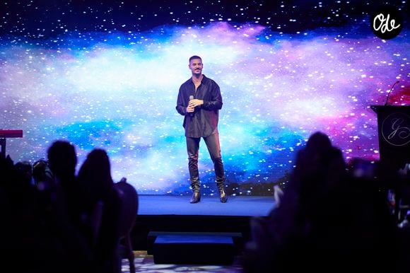 Lors de sa prestation, l’artiste a vécu un échange totalement inattendu avec la foule.

Exclusif - Matt Pokora - 12ème édition de la soirée Global Gift Gala à l'hôtel Four Seasons George V à Paris le 5 octobre 2024.

© Bestimage