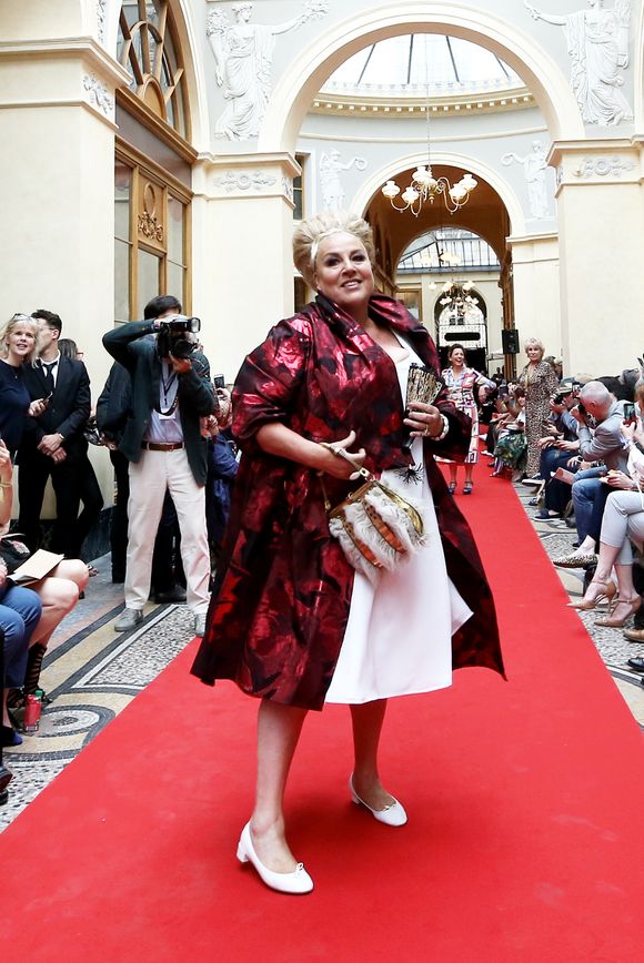 Marianne James - Défilé "Over Fifty... et alors !" à la galerie Vivienne à Paris le 17 Juin 2019.  © Dominique Jacovides/Bestimage