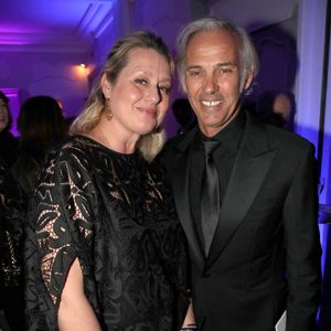 Exclusif - Paul Belmondo et sa femme Luana (habillée par Marina Rinaldi, chaussures Roger Vivier) - Dîner de l'association AEM (Un Avenir pour les Enfants du Monde), au profit des enfants du Rwanda par Babeth Djian au pavillon Ledoyen à Paris. Le 23 mars 2023. © Bertrand Rindoff Petroff-Olivier Borde / Bestimage