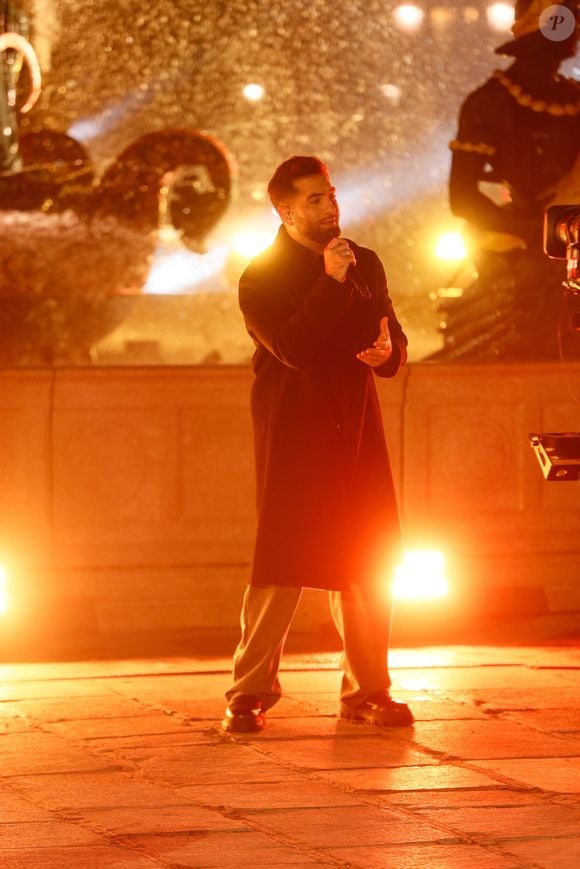 Exclusif - Kendji Girac - Tournage de l'émission "La grande soirée du 31 décembre de Paris" sur la place de la Concorde à Paris, diffusée le 31 décembre sur France 2
©Christophe Clovis / Bestimage