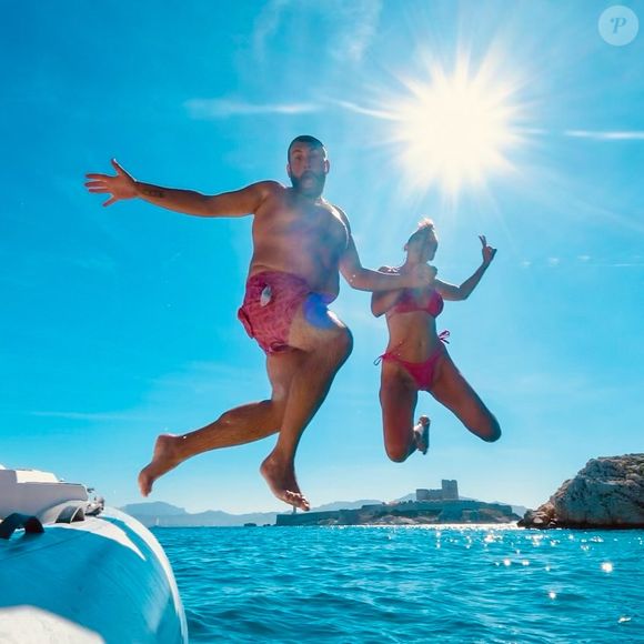 C'est à Aix-en-Provence que la famille Ournac a trouvé ce véritable havre de paix.

Laurent Ournac et Ludivine, Instagram