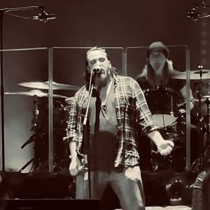 Damien Saez en concert. Instagram/damiensaez