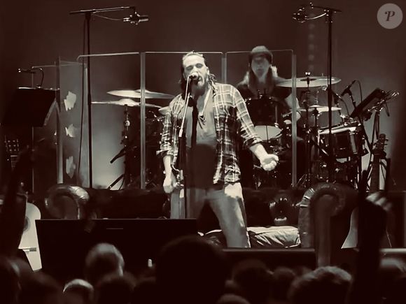 Damien Saez en concert. Instagram/damiensaez