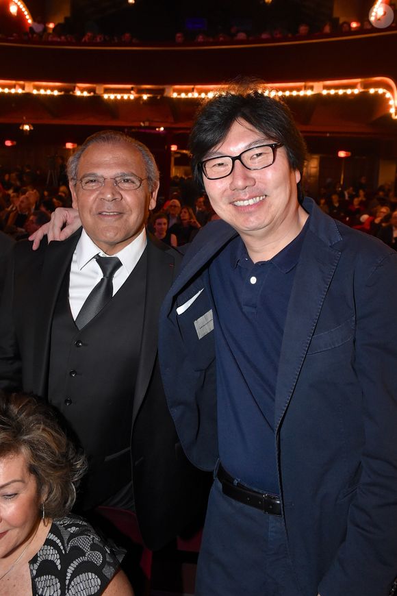 En effet le docteur peut toujours exercer. 

Exclusif - Le chirurgien esthétique Sydney Ohana et le Secrétaire d'Etat Jean-Vincent Placé - Soirée de Gala des 30 ans de l'Association de l'Hôpital Hadassah d'Israël  (Association appelée 'Hadassah France') au Casino de Paris le 28 mars 2016. L'Association Hadassah France a pour mission principale de collecter des fonds pour l'hôpital Universitaire Hadassah de Jérusalem, établissement privé. © Lichtfeld Erez/Bestimage