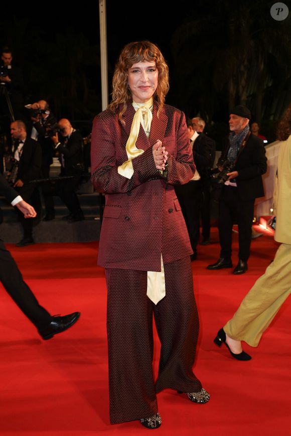 Elle prendra les commandes de "Nouvelles têtes", dès 9h50 du lundi au jeudi, dans "La Grande Matinale".

Daphné Bürki - Montée des marches du film « La femme la plus riche du monde » lors du 78ème Festival International du Film de Cannes, au Palais des Festivals à Cannes. Le 18 mai 2025
© Jacovides-Moreau / Bestimage