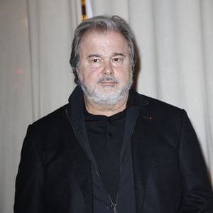 Son intérieur mêle couleurs chaleureuses et grandes pièces de design.
Exclusif - Pierre Hermé lors de la vente aux enchères caritative au profit de l'association BAB Charity à Paris pour aider les enfants atteints de leucémie chez Artcurial à Paris le 1er décembre 2025.
© Marc Ausset-Lacroix / Bestimage