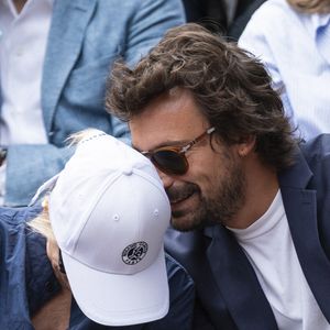 Anne-Élisabeth Lemoine et Bertrand Chameroy en tribunes lors des Internationaux de France de Tennis de Roland Garros 2025, à Paris, France, le 7 juin 2025. © Cyril Moreau/Bestimage