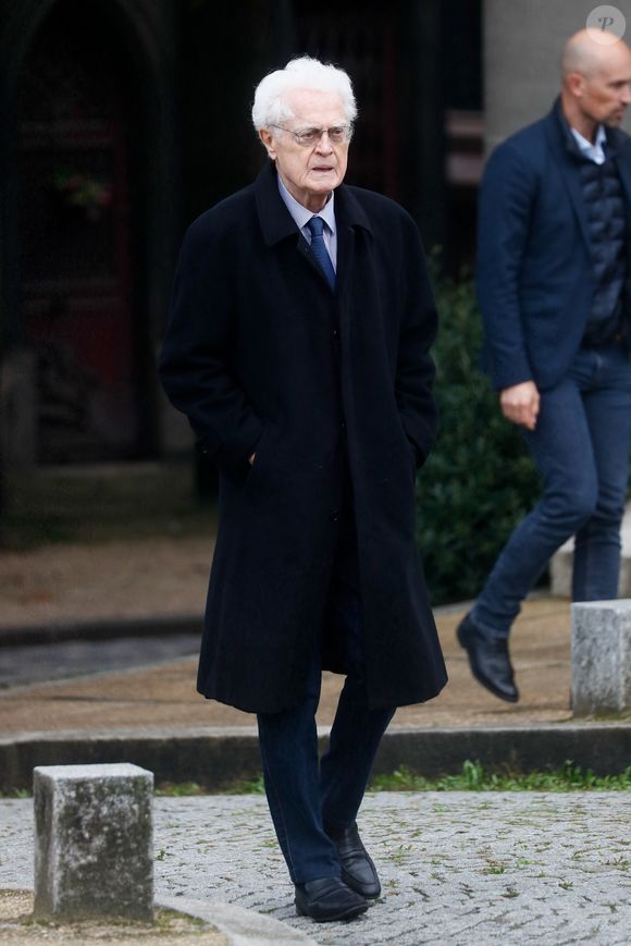 Lionel Jospin - Obsèques du journaliste Jean-Yves Lhomeau au cimetière du Père Lachaise à Paris. Le 10 octobre 2024
© Christophe Clovis / Bestimage