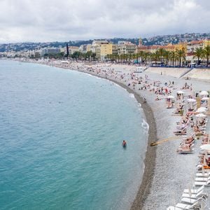 Selon cette étude nommée "Travel Trends Report 2024", c'était la 4e ville la plus recherchée du monde, derrière Munich, Tokyo et Tirana. 

Vue de la plage du Castel le long de la Promenade des Anglais à Nice, France le 05 juin 2024. Photo by Laurent Coust/ABACAPRESS.COM