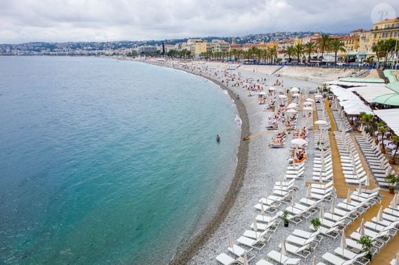 Selon cette étude nommée "Travel Trends Report 2024", c'était la 4e ville la plus recherchée du monde, derrière Munich, Tokyo et Tirana.
Vue de la plage du Castel le long de la Promenade des Anglais à Nice, France le 05 juin 2024. Photo by Laurent Coust/ABACAPRESS.COM