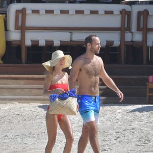 James Middleton et sa fiancée Alizée Thevenet en vacances à Saint Barthélemy le 2 janvier 2020. © Agence / Bestimage
