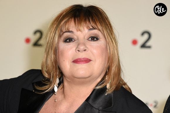 Aujourd’hui, Michèle Bernier profite également de son rôle de grand-mère, qu’elle considère comme une nouvelle source de bonheur. 

Michele Bernier à son arrivée à la 31e cérémonie des Molières, les prix du théâtre français, qui s'est tenue aux Folies Bergères à Paris, en France, le 13 mai 2019. Photo de Mireille Ampilhac/ABACAPRESS.COM