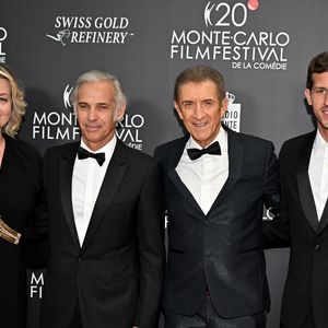 Luana et Paul Belmondo, Ezio Greggio et Paul Belmondo durant la soirée de clôture du 20eme Monte Carlo Film Festival de la Comédie, au Grimaldi Forum à Monaco. Le 29 avril 2023.
© Bruno Bebert / Bestimage