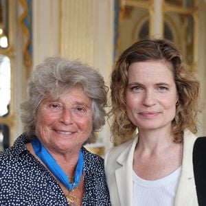Exclusif - Jacqueline Franjou et Sarah Biasini - Cérémonie de remise des insignes de commandeure de l'ordre national du mérite à Jacqueline Franjou et des insignes de commandeur des Arts et Lettres à Jacques Rouveyrollis par Rima Abdul Malak, Ministre de la Culture Paris 4 juillet 2023. © Dominique Jacovides/Bestimage