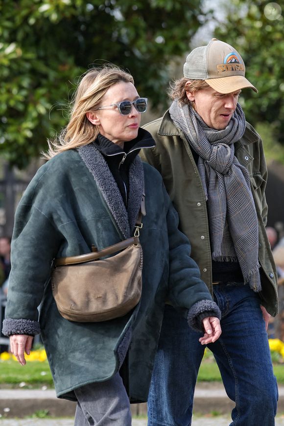 Anne Marivin et Alex Lutz aux arrivées des obsèques d'Emilie Dequenne au cimetière Père Lachaise à Paris, France, le 26 mars 2025. © Cyril Moreau/Bestimage