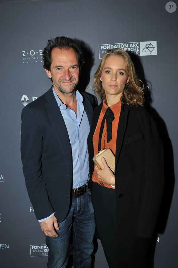 Parents de deux enfants et sept ans après leur rupture, Stéphane de Groodt et Odile d'Oultremont sont en bons termes. 

Stéphane De Groodt et son ex femme Odile d'Oultremont au Dîner de gala au profit de la Fondation ARC pour la recherche contre le cancer du sein à l'hôtel Peninsula à Paris le 1er octobre 2015.RACHID BELLAK / BESTIMAGE