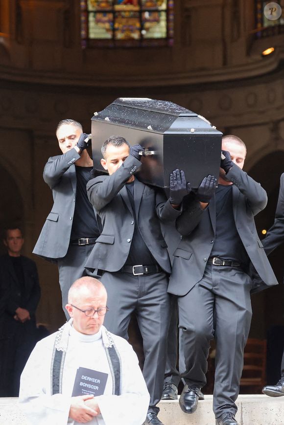 - Sorties des obsèques de Thierry Ardisson en l’église Saint-Roch de Paris, France, le 17 juillet 2025. © Clovis-Jacovides/Bestimage