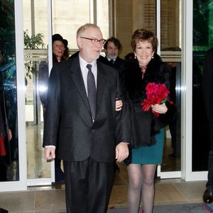 Exclusif - Catherine Laborde et son mari Thomas Stern - Catherine Laborde a epouse son compagnon de longue date Thomas Stern, publicitaire, samedi 9 novembre 2013 a la mairie du 2e arrondissement de Paris, en presence de ses amis les plus proches. © Bestimage