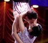 Âgée de six ans et demi, la fillette a accompagné sa mère à la batterie sous le regard ému et fier de celle-ci.

Alizée et son compagnon Grégoire Lyonnet au 53ème Gala de l'union des artistes au Cirque d'Hiver Bouglione à Paris le 13 juin 2016. 

© Dominique Jacovides / Bestimage