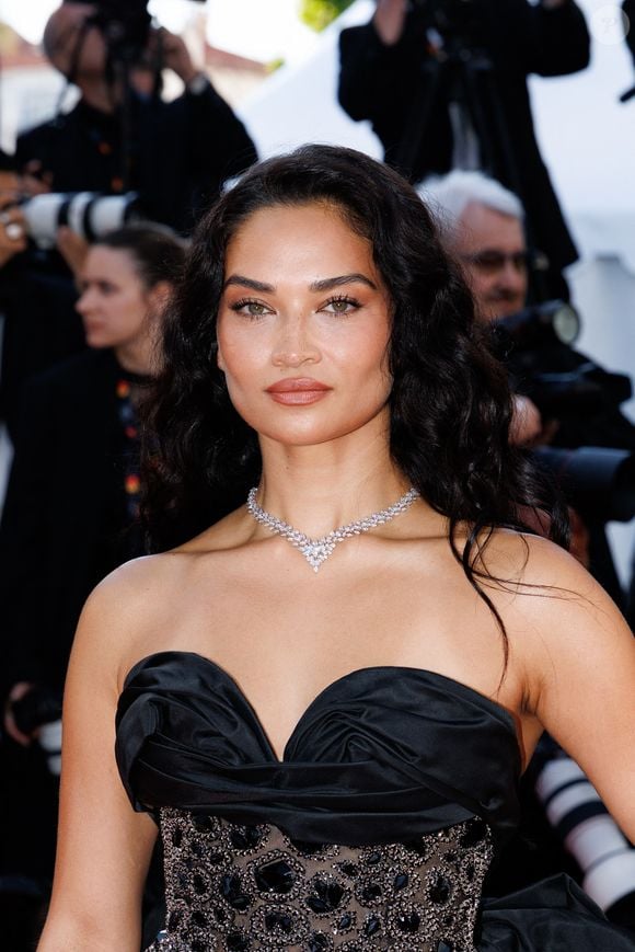 Shanina Shaik - Montée des marches du film " Fjord " lors du 79ème Festival International du Film de Cannes, le 18 mai 2026. © Jacovides-Moreau / Bestimage