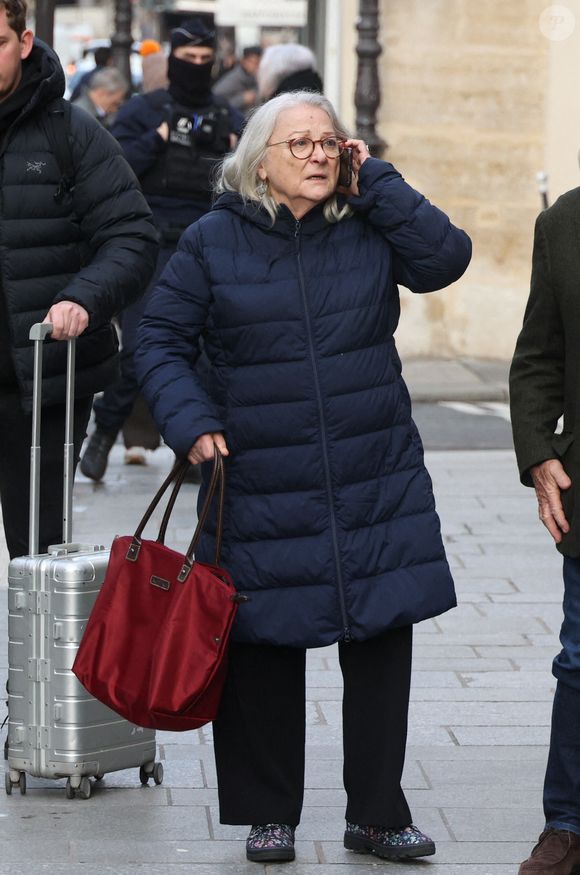L’actrice était en l'église Saint-Roch à Paris ce mercredi 29 janvier pour un dernier hommage au réalisateur 

Josiane Balasko arrive à la cérémonie d'enterrement du réalisateur français Bertrand Blier à l'église Saint Roch à Paris, France, le 29 janvier 2025. Photo par Jerome Domine/ABACAPRESS.COM