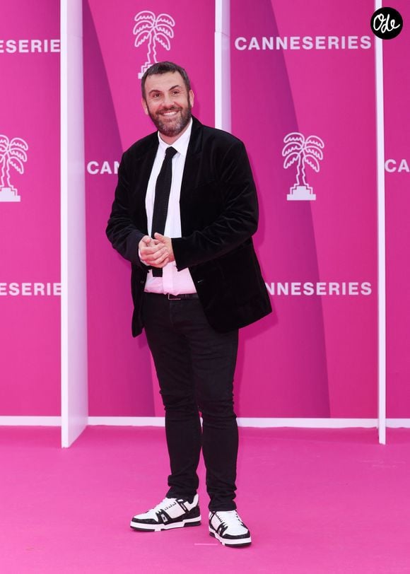 Tout sourire, c'est aux côtés de son épouse, sous le soleil des Baléares, qu'il savoure une parenthèse estivale visiblement en pleine forme.

Laurent Ournac - Soirée d'ouverture de la 7ème saison de "CanneSeries" à Cannes le 5 avril 2024. 

© Denis Guignebourg/Bestimage