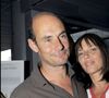 Il y coule une vie discrète et casanière avec sa femme Anne, qu'il a épousée en 1989, et leurs deux enfants, Loan et Nina.

Bernard Campan et sa femme Anne à la première de Une semaine sur deux, à Paris
Bestimage