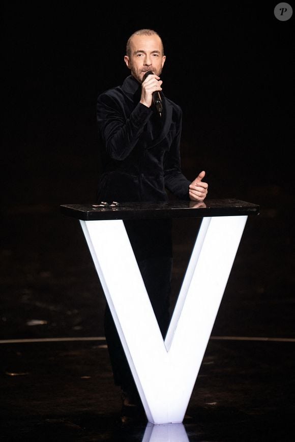 Calogero se produit sur scène lors des 38e Victoires de la Musique à la Seine Musicale le 10 février 2023 à Boulogne-Billancourt, France. Photo par David Niviere/ABACAPRESS.COM