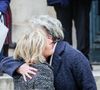 Les deux femmes se sont même chaleureusement enlacées.
Evelyne Dhéliat et Françoise Laborde, la soeur de la défunte - Arrivées aux obsèques de C.Laborde en l’église Saint-Roch à Paris, le 6 février 2025.
© Jacovides - Moreau / Bestimage