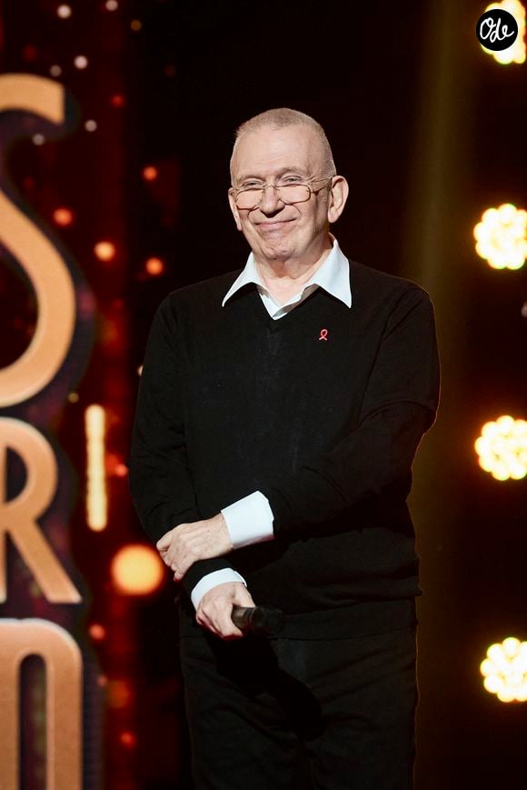 Exclusif - Jean Paul Gaultier lors de l’enregistrement de l’émission “Les stars s’unissent pour le Sidaction” au théâtre Marigny à Paris, France, le 11 mars 2025. L’émission sera diffusée en prime le 22 mars sur France 2. © Guirec-Moreau/ Bestimage