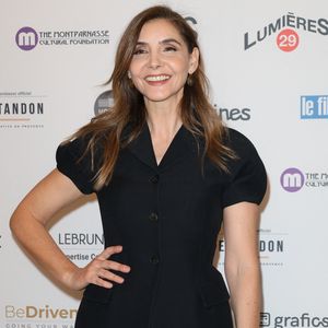 Celle qui reconnaît avoir la langue "trop déliée" a expliqué : "C'est mon caractère, mais j'apprécie de plus en plus le silence. (…) Les gens qui m'entourent m'excusent parfois de ce tempérament de feu qui me fatigue moi-même". 

Clotilde Courau, Princesse de Savoie - Photocall de la 29ème Cérémonie des Lumières de la presse internationale au Forum des Images à Paris le 22 janvier 2024. © Coadic Guirec - Marc Ausset-Lacroix / Bestimage