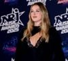 Malgré les différentes démarches entreprises pour pouvoir rejoindre la Belgique à temps, elle indique qu’elle ne pourra finalement pas être présente. 

Helena Bailly au photocall de la 27ème édition des NRJ Music Awards au palais des Festivals de Cannes, France, le 31 octobre 2025. © Dominique Jacovides/Bestimage