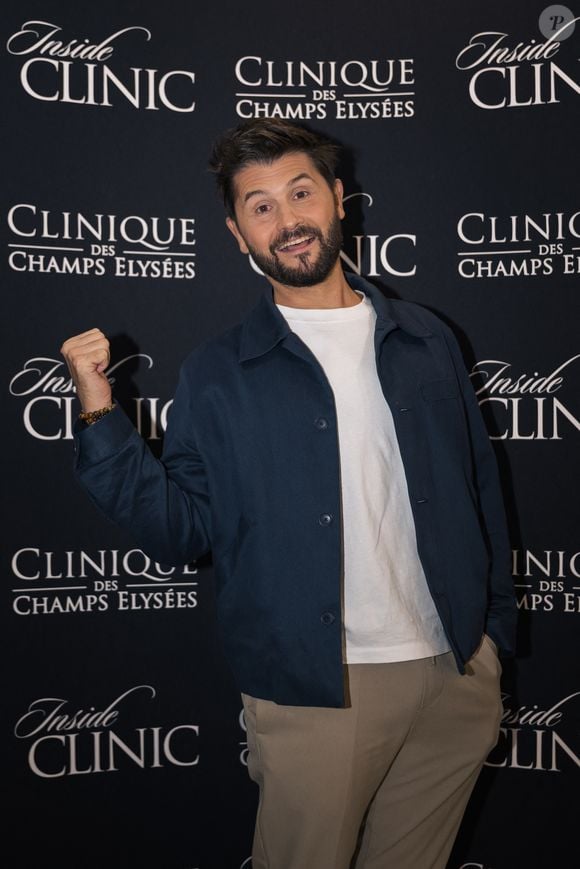 Cette prolongation de la matinale se voudra comme un "talk à la française" qui parlera "de sujets de société, de vie quotidienne, comme l’interdiction des portables à l’école, la malbouffe, de santé, de bien-être, de cuisine, de tendances, ou encore de culture…". Et c'est "à partir de la deuxième quinzaine de janvier" que le lancement aura lieu, sous le nom de "Bonjour et vous".

Christophe Beaugrand et Justine Aucello au photocall pour la soirée "Inside Clinic" à la clinique des Champs Elysées, à Paris, France, le 8 octobre 2025. © Florian Lavielle/Bestimage