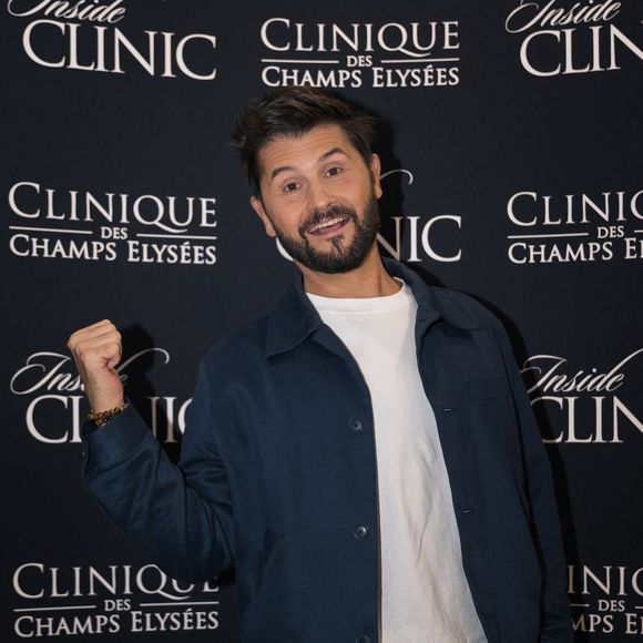 Cette prolongation de la matinale se voudra comme un "talk à la française" qui parlera "de sujets de société, de vie quotidienne, comme l’interdiction des portables à l’école, la malbouffe, de santé, de bien-être, de cuisine, de tendances, ou encore de culture…". Et c'est "à partir de la deuxième quinzaine de janvier" que le lancement aura lieu, sous le nom de "Bonjour et vous".

Christophe Beaugrand et Justine Aucello au photocall pour la soirée "Inside Clinic" à la clinique des Champs Elysées, à Paris, France, le 8 octobre 2025. © Florian Lavielle/Bestimage