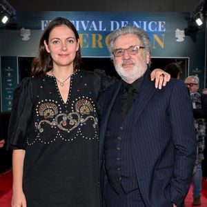La raison ? Elle vient de donner naissance à son deuxième enfant.

Daniel Auteuil et sa fille Nelly Auteuil lors de la 6ème édition du festival Cinéroman à Nice, le 4 octobre 2024. 

Photo : Domnique Jacovides - Bruno Bebert / Bestimage