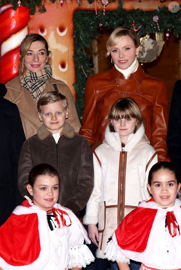 La princesse Charlene de Monaco avec ses enfants, le prince héréditaire Jacques et la princesse Gabriella, a Inauguré le traditionnel Marché de Noël de Monaco, le 6 décembre 2024.© JC VINAJ / Pool Monaco / Bestimage