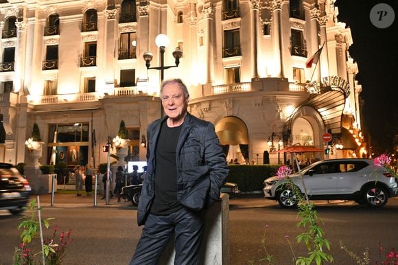 Herbert Léonard durant le dîner de Gala caritatif de l'association Enfant Star et Match à l'hôtel Negresco à Nice, le 8 juin 2024. Fabrice Ravaux, le fondateur et président de l'association, souhaite, avec les bénéfices de cette soirée, financer les installations d'un Rooftop Sportif pour les enfants hospitalisés à l'hôpital Lenval à Nice. Cette terrasse offrira un espace de 200m2 en plein air sécurisée pour des sports adaptés et des moments de répit pour les enfants et leurs familles.
Depuis plus de 15 ans, la mission d’Enfant Star et Match est d'offrir un soutien aux enfants malades en leur donnant l’opportunité de rêver, de s’épanouir et de guérir à travers le sport, la musique et le spectacle. © Bruno Bebert / Bestimage