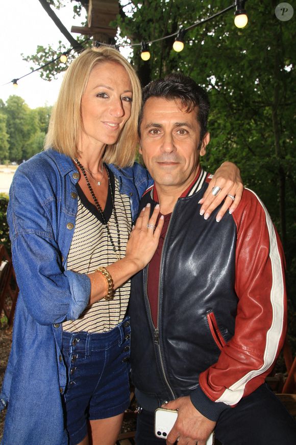 Après un long et courageux combat de plusieurs années contre un cancer du côlon, Bébert des Forbans s’est éteint à l’âge de 63 ans. 

Exclusif - Bébert, Les Forbans (Albert Kassabi) et sa compagne Astrid - Déjeuner de l'émission "L'instant de Luxe " au restaurant l'Orangerie à Saint Cloud 
© Philippe Baldini / Bestimage