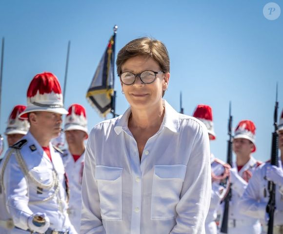 Stéphanie de Monaco est apparue publiquement  à la caserne Moneghetti.

Stéphanie de Monaco est sortie de sa réserve pour une occasion spéciale. Capture d'écran Instagram / Frédéric Nebinger / Palais princier