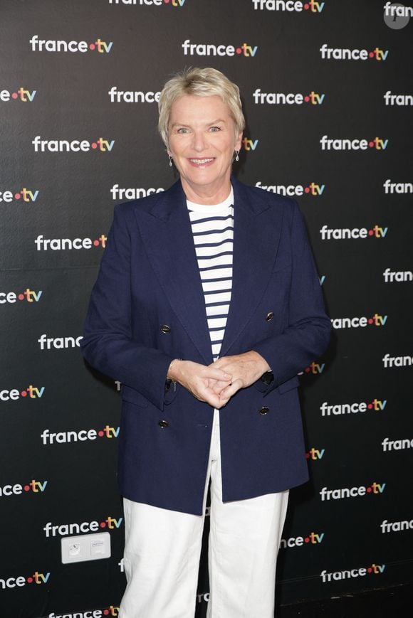 Élise Lucet au photocall de la conférence de presse de rentrée de France Télévisions à Paris, France, le 4 septembre 2024. © Coadic Guirec/Bestimage