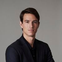 Alexandre Arnault continue de gravir les échelons : le fils de Bernard Arnault décroche un nouveau poste stratégique très convoité