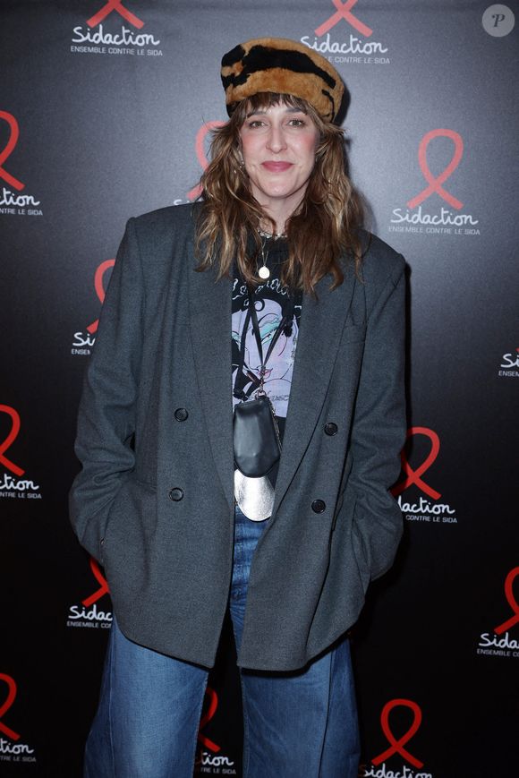Daphne Burki participe à la soirée de lancement de Sidaction dans le cadre de la semaine de la mode à Paris au Lido à Paris, France, le 03 mars 2025. Photo par Jerome Dominé/ABACAPRESS.COM