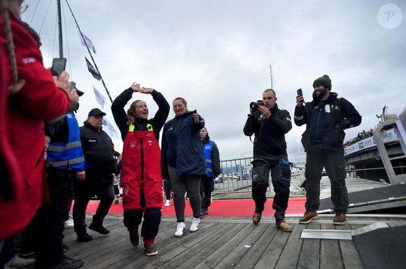 La skipper française Violette Dorange célèbre sur son monocoque Imoca Devenir sa 25e place dans la 10e édition du Vendée Globe, course à la voile en monocoque autour du monde, aux Sables-d'Olonne, dans l'ouest de la France, le 9 février 2025. Photo by Franck Castel/ABACAPRESS.COM