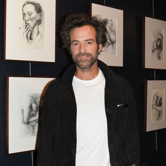 Romain Duris lors de l'inauguration de l'exposition "Feroce" de Romain Duris à l'espace Franquin lors du festival du film francophone de Angoulême le 24 août 2021.

© Coadic Guirec / Bestimage