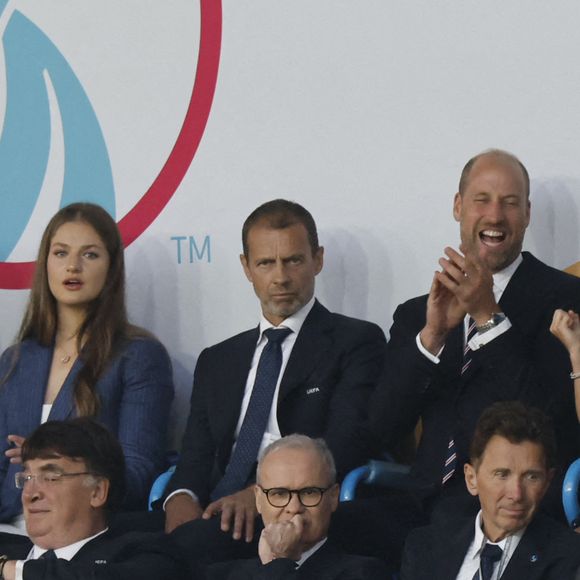 Le prince William, prince de Galles, la princesse Leonor et l'infante Sofia d'Espagne dans les tribunes de la finale de l'UEFA Women's Euro 2025 "Angleterre - Espagne" à Bâle le 27 juillet 2025. Photo : Mirrorpix / Bestimage