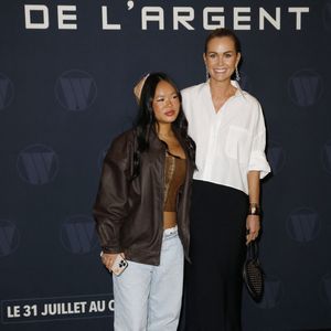 Un séjour chargé d’émotion, entre hommage familial et douceur d’un retour sur l’île qu’elles chérissent tant.

Laeticia Hallyday et sa fille Joy - Avant-Première du film "Largo Winch "Le Prix de L'argent" au cinéma le Grand Rex à Paris le 18 juin 2024. © Marc Ausset-Lacroix/Bestimage