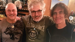 Un chanteur qui a fait partie d'un groupe bien connu, dont il a été évincé au bout de 6 mois, s'est éteint à 69 ans