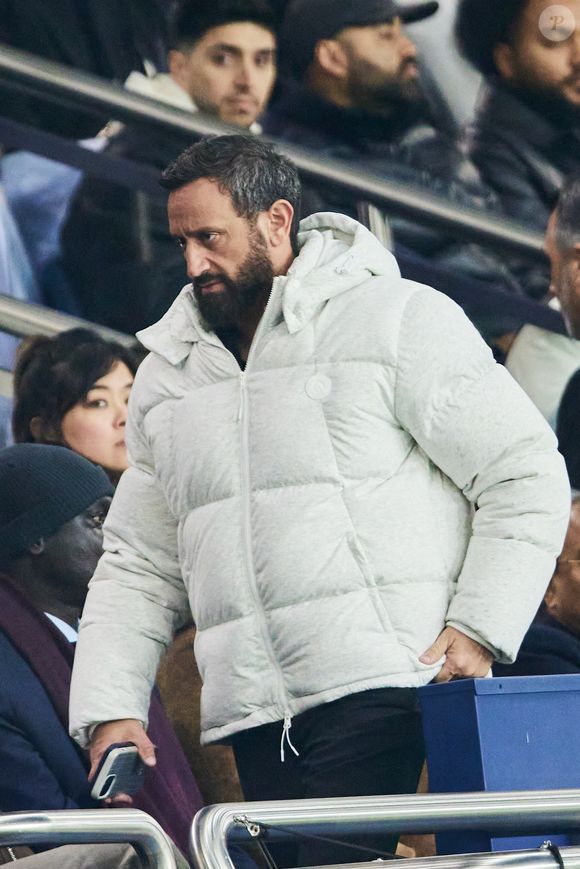 Cyril Hanouna - Célébrités assistent au match de Ligue des champions entre le PSG et Manchester City (4-2) au Parc des Princes à Paris le 22 janvier 2025. © Cyril Moreau/Bestimage
