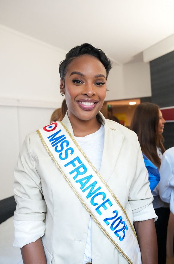 Angélique Angarni-Filopon (miss France 2025) lors de l'inauguration de la quatrième maison des bonnes fées à la Clinique Bizet à Paris le 16 septembre 2025.
© Anne-Sophie Guebey / Bestimage