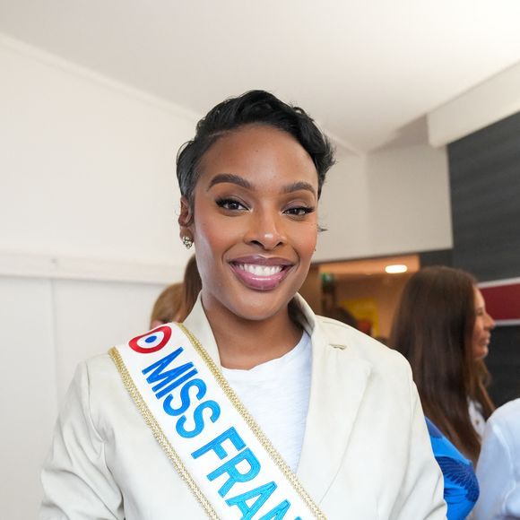 Angélique Angarni-Filopon (miss France 2025) lors de l'inauguration de la quatrième maison des bonnes fées à la Clinique Bizet à Paris le 16 septembre 2025.
© Anne-Sophie Guebey / Bestimage